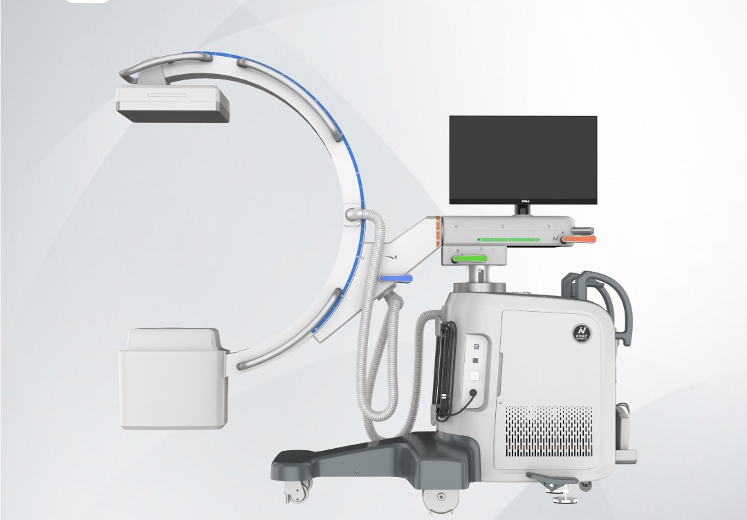 IWA-DC01 兽用数字 C 臂 X 射线系统 - 三向视图，主机、探测器与控制台