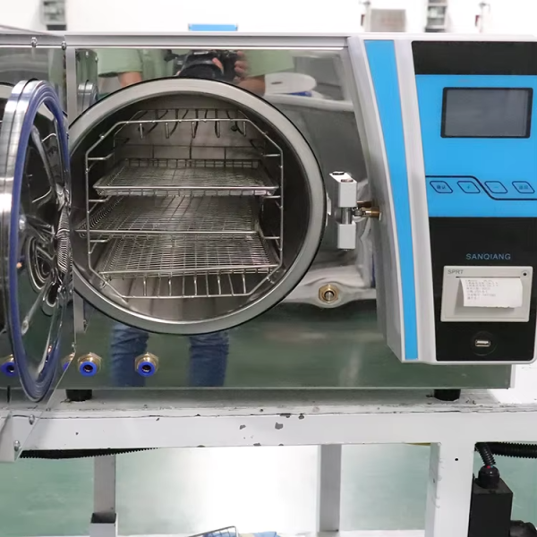 IWA-VPSS01 chamber interior — door open showing stainless steel rack and trays
